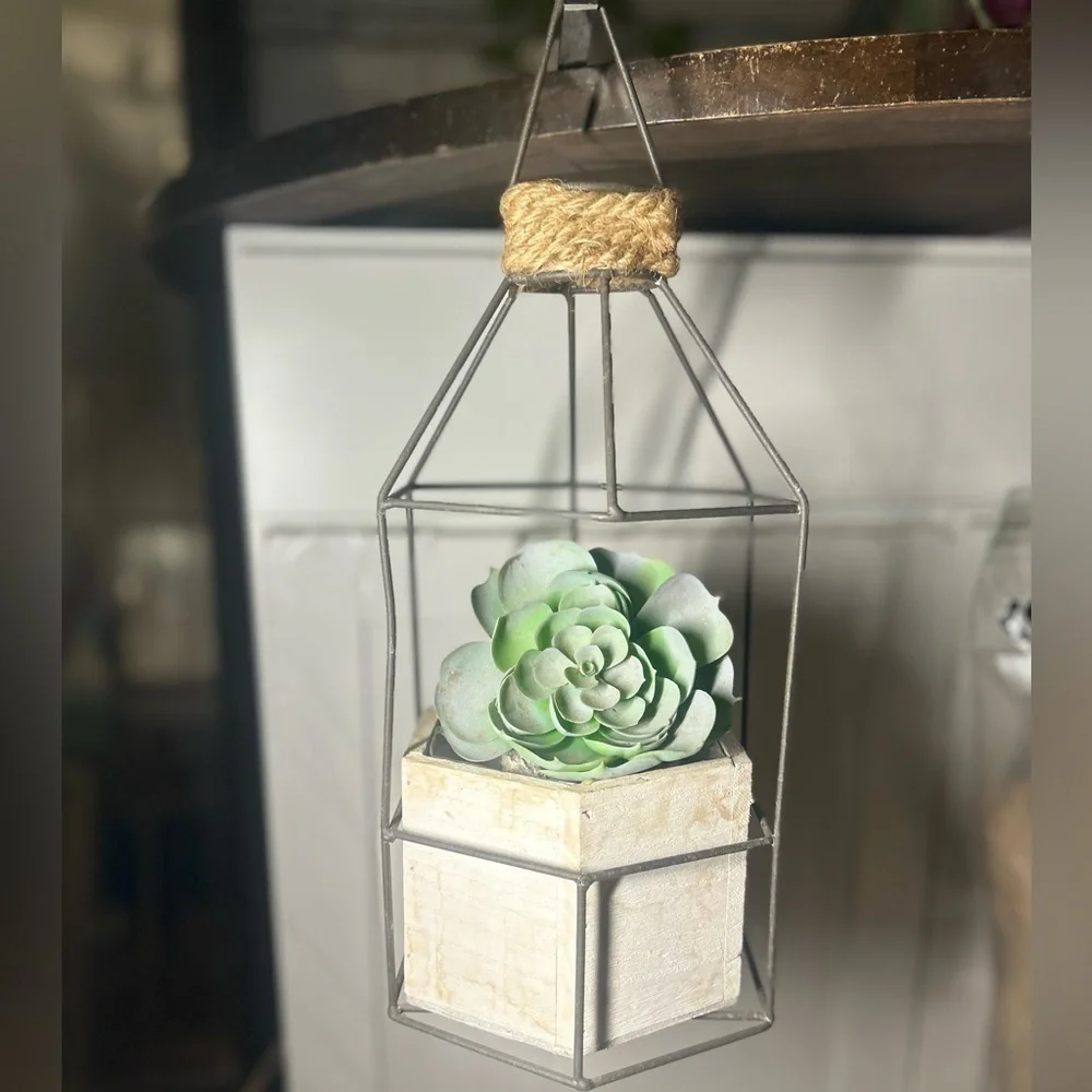 Rustic Wood Pot Hanging Plant Planter Indoor or Outdoor Medal Design Decor